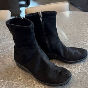 Arcopedico Black Ankle Booties